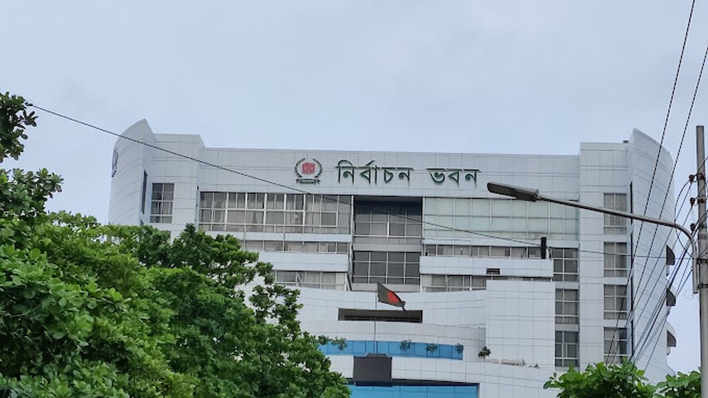 মনিরা শারমিনের প্রার্থিতা ফিরেনি, বিএনপির ২ প্রার্থীর বিরুদ্ধে অভিযোগ খারিজ