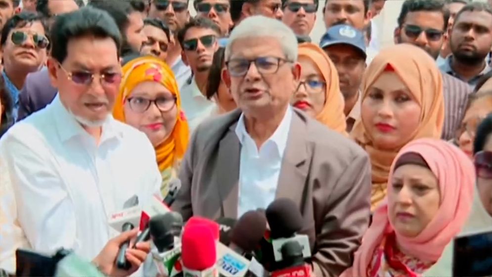 গণতন্ত্রকে প্রাতিষ্ঠানিক রূপ দিতে কাজ করবেন নারী সংসদ সদস্যরা