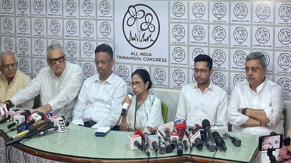 আমরা হারিনি, পদত্যাগ কেন করব— প্রশ্ন মমতার