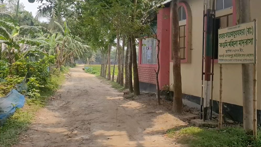 নেত্রকোনায় ছাত্রী ধর্ষণের ঘটনায় অভিযুক্ত সেই মাদরাসা শিক্ষক গ্রেফতার