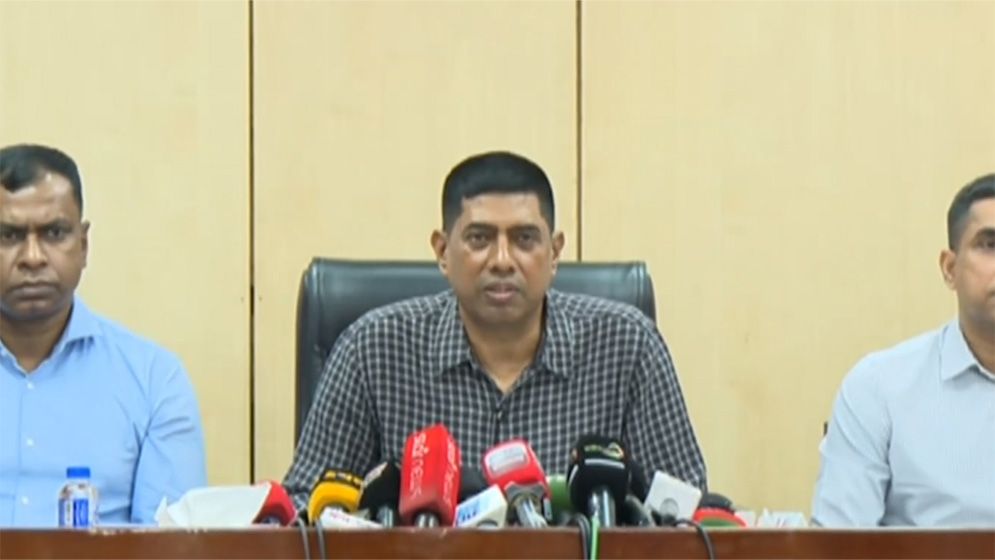 জাল টাকার কারখানায় ডিবির অভিযান, আটক ৩
