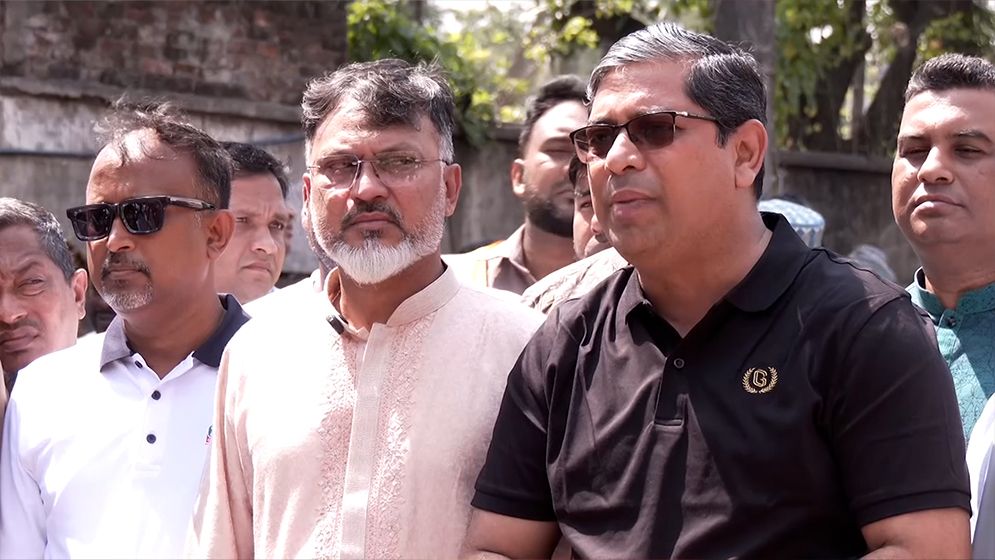 রাত দুইটার মধ্যে রাজধানীকে বর্জ্যমুক্ত করার ঘোষণা