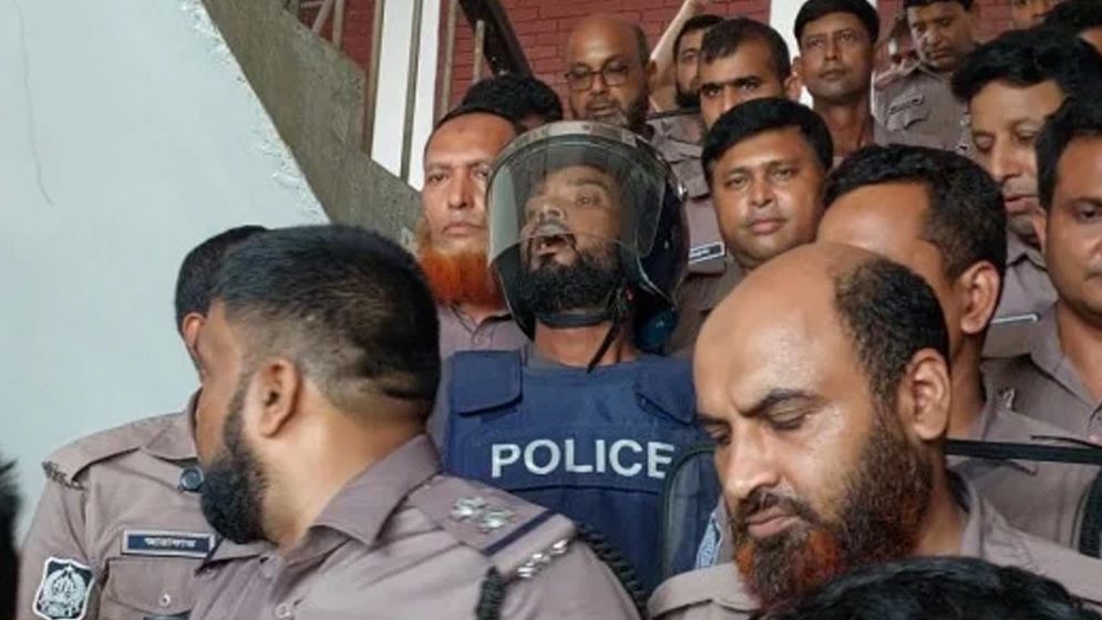 'আমি ধর্ষণ করছি, মারছে ডলার'