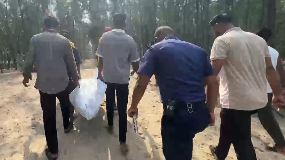 কক্সবাজার সমুদ্র সৈকতে গোসলে নেমে নিখোঁজ পর্যটকের মরদেহ উদ্ধার