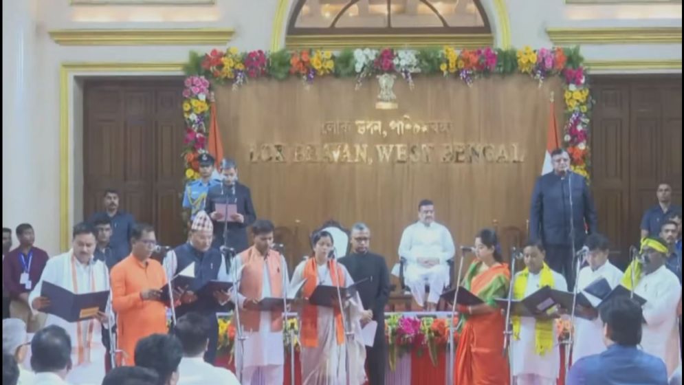 পশ্চিমবঙ্গে শপথ নিলেন আরও ৩৫ জন মন্ত্রী