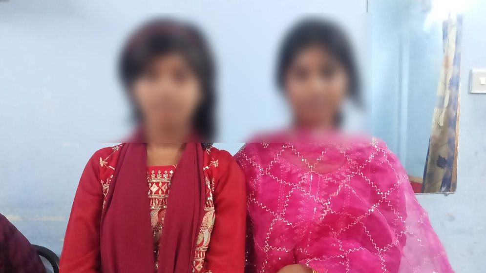টিকটকের মায়াজালে নিখোঁজ: দুই ডিসির তৎপরতায় ঘরে ফিরলো কিশোরী সানজিদা-আতিয়া