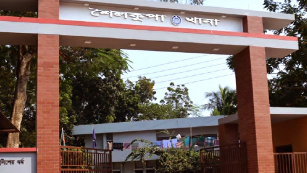 শৈলকূপায় দু’পক্ষের সংঘর্ষ, আহত অন্তত ৬০