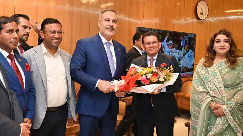 তিন দিনের সফরে ঢাকায় তুরস্কের পররাষ্ট্রমন্ত্রী