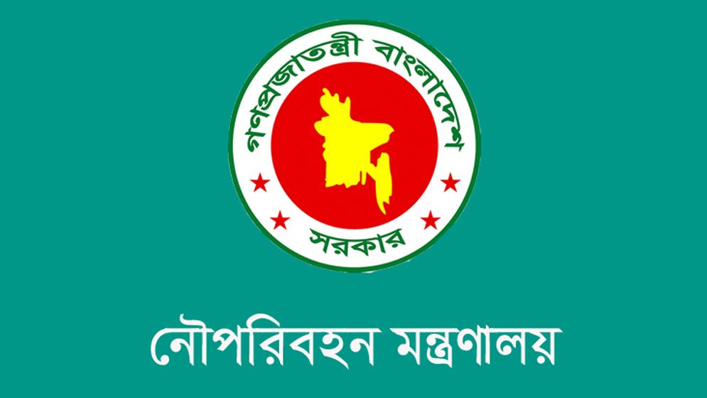 দৌলতদিয়া ফেরিঘাটে বাস নদীতে পড়ে গেলেও প্রাণহানি হয়নি