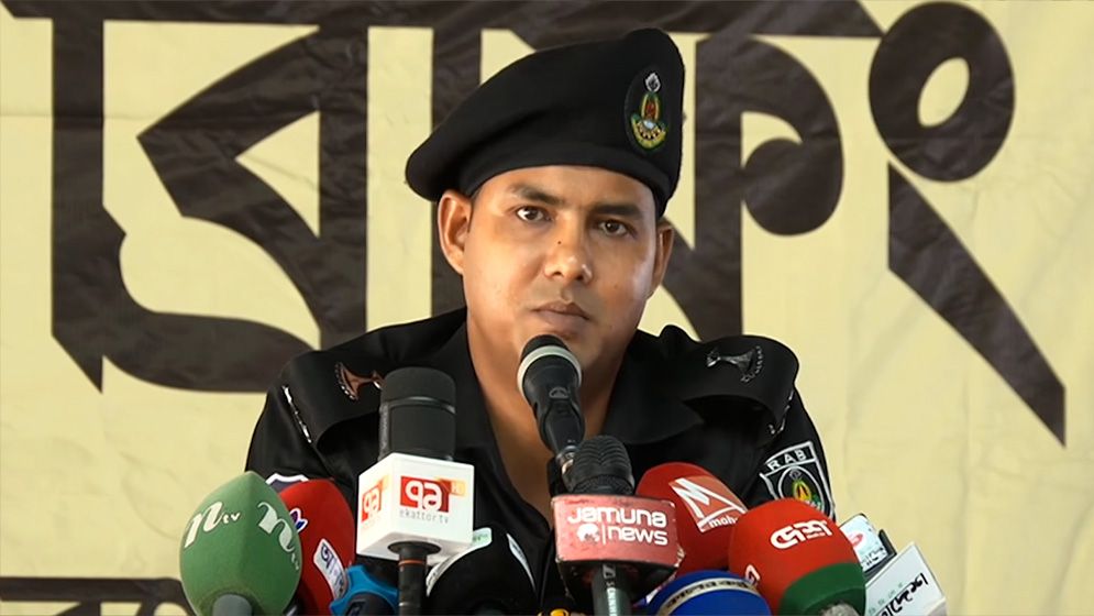 মানব পাচার ও প্রতারণা চক্রের ৩ সদস্যকে গ্রেফতার করেছে র‍্যাব