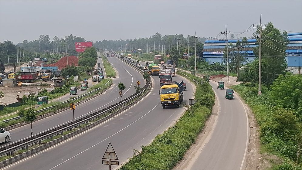 তীব্র যানজট-ভোগান্তি শেষে স্বাভাবিক ঢাকা-টাঙ্গাইল-যমুনা সেতু মহাসড়ক
