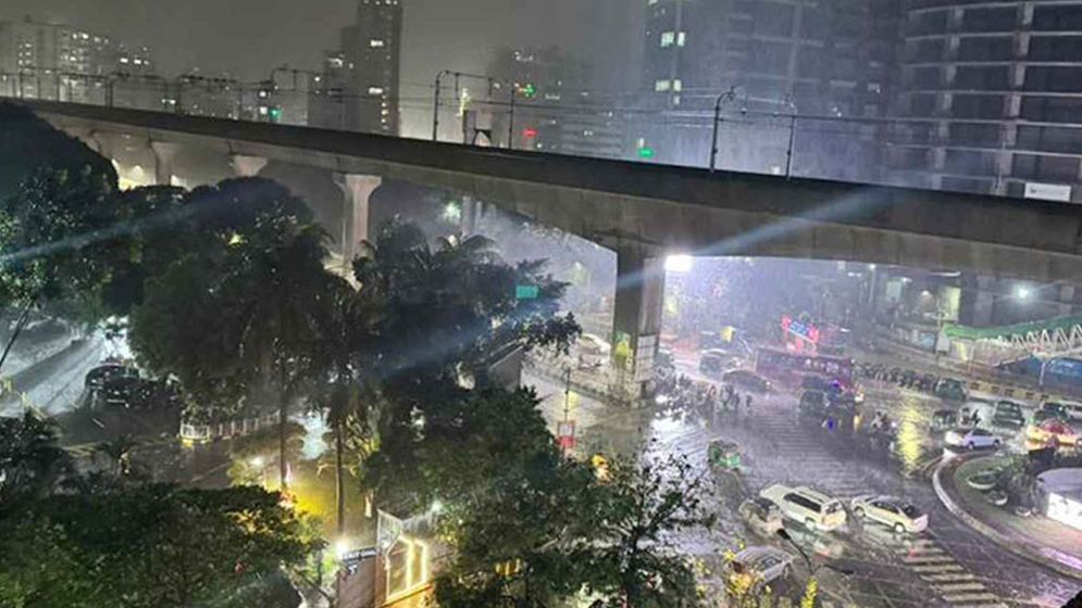 রাতের মধ্যে ঢাকাসহ ১২ অঞ্চলে ঝড়ের পূর্বাভাস