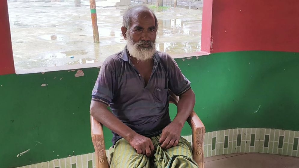 জামালপুর সীমান্তে ২৪ ঘণ্টা শূন্য রেখায় আটকে থাকা বৃদ্ধকে উদ্ধার বিজিবির