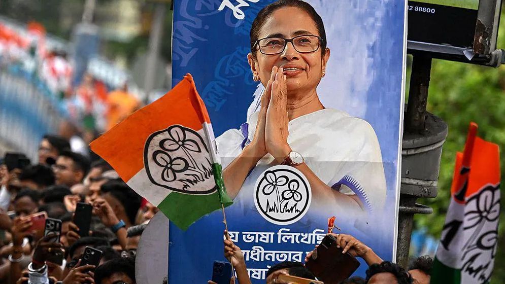 তৃণমূলে ভাঙন, আবারও কি কংগ্রেসে ফিরছেন মমতা?