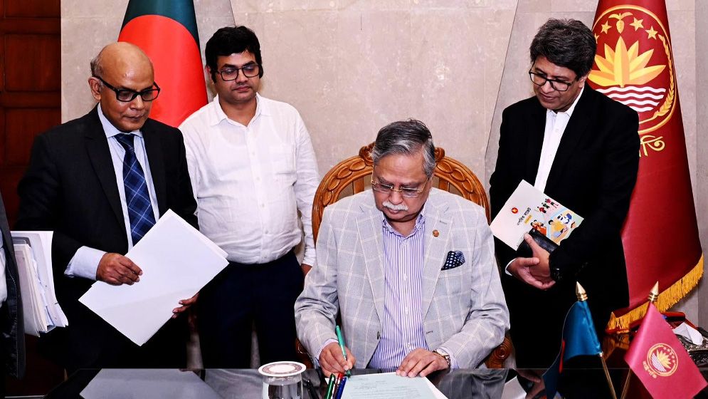 বাজেটের প্রস্তাবিত অর্থবিলে স্বাক্ষর করলেন রাষ্ট্রপতি