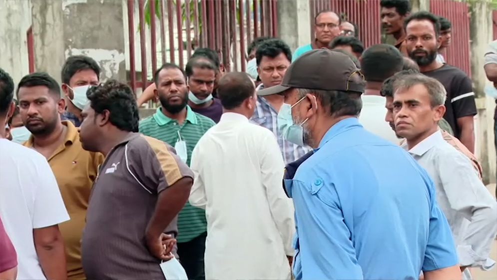 চট্টগ্রামে মা-মেয়েকে কুপিয়ে হত্যা, গুরুতর আহত ছেলে