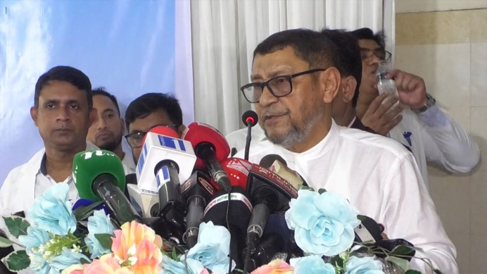 সরকার স্বাস্থ্যসেবাকে জনগণের দোরগোড়ায় পৌঁছে দিতে প্রতিশ্রুতিবদ্ধ: স্বাস্থ্যমন্ত্রী