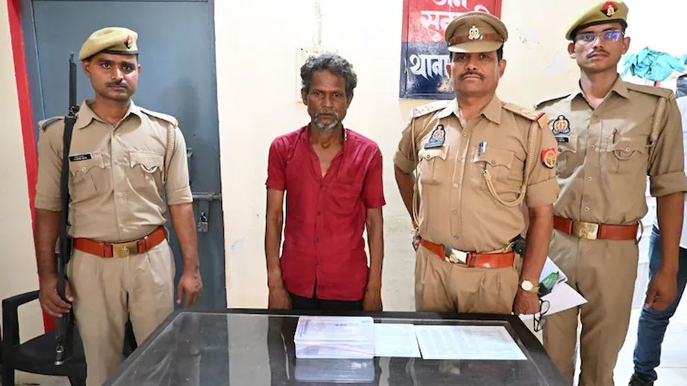 ভারতে প্রেমের বিয়ে মেনে না নিয়ে থানার ভেতরেই মেয়েকে ছুরিকাঘাতে হত্যা করলেন বাবা