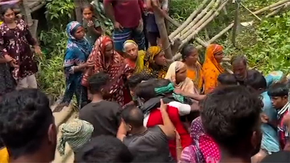 কুমিল্লায় চর দখল নিয়ে দুই গ্রামবাসীর টেটাযুদ্ধ, আহত ৩০