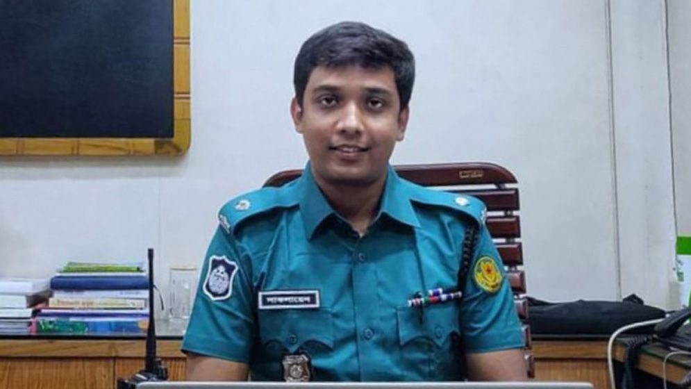 বাধ্যতামূলক অবসরে পাঠানো হলো সেই এডিসি সাকলায়েনকে