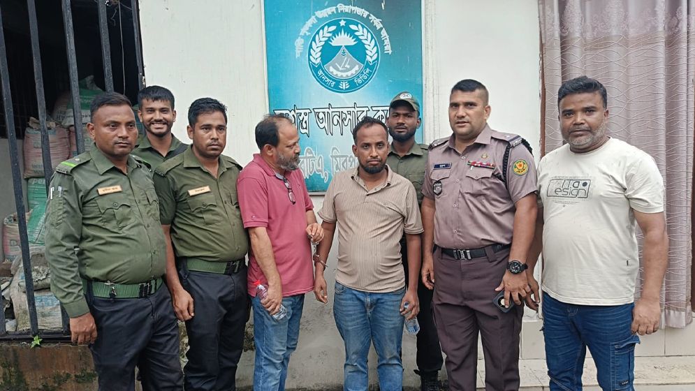 মিরপুর বিআরটিএ’তে ভ্রাম্যমাণ আদালতের অভিযান, ২ জনকে কারাদণ্ড