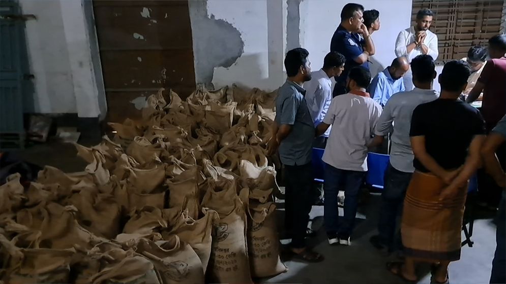 শেরপুরে খাদ্যবান্ধব কর্মসূচির ৩৩ টন চাল জব্দ, আটক ১