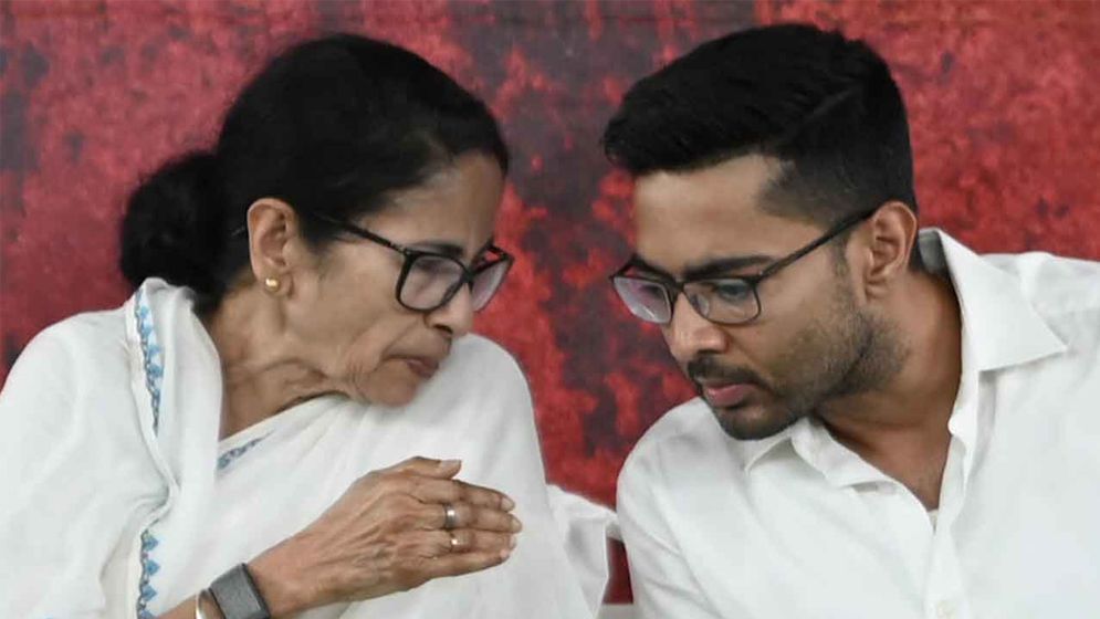 মমতা, অভিষেককে তৃণমূলের পদ থেকে ‘সরিয়ে’ দিলো বিদ্রোহীরা