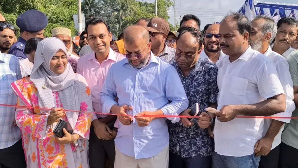দীর্ঘ ২৩ বছর পর মোংলা নদীতে চালু হলো ২৪ ঘণ্টার ফেরি সার্ভিস