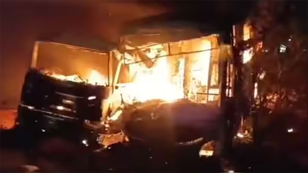 ভারতে যাত্রীবাহী বাসে আগুন, নিহত ৭