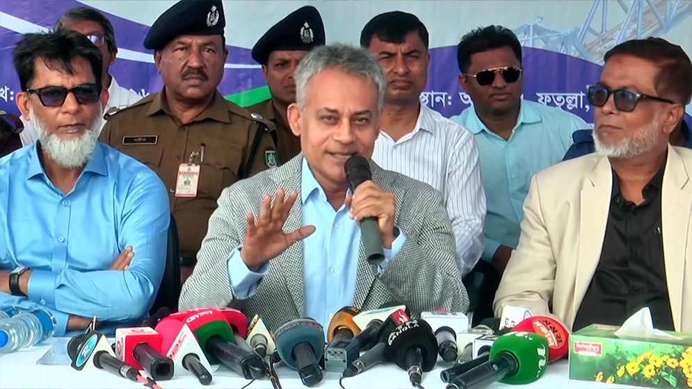 পদ্মা রেলসেতুর পিলারের নিচে মাটি কাটায় নেতিবাচক নয়, ইতিবাচক প্রভাব আছে