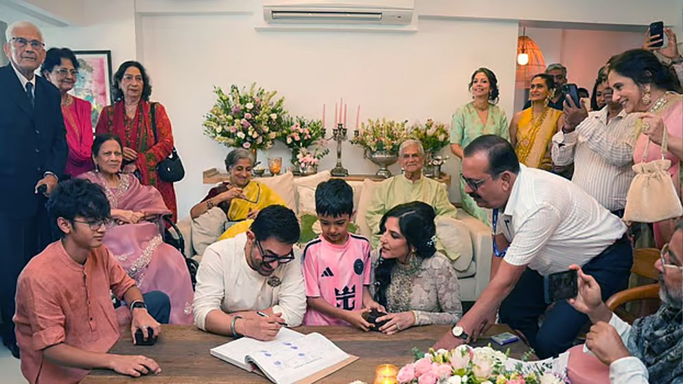 তিন সন্তান সঙ্গে নিয়ে বিয়ে করলেন আমির খান