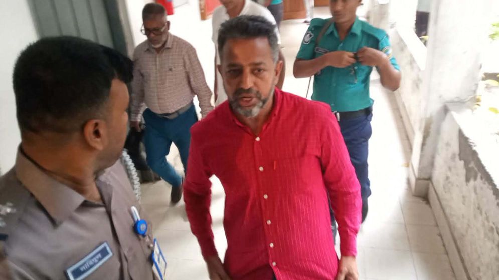 বরিশালে ব্যবসায়ীর ওপর হামলা, চেক ও স্ট্যাম্পে স্বাক্ষর নেওয়ার ঘটনায় লিটু গ্রেফতার