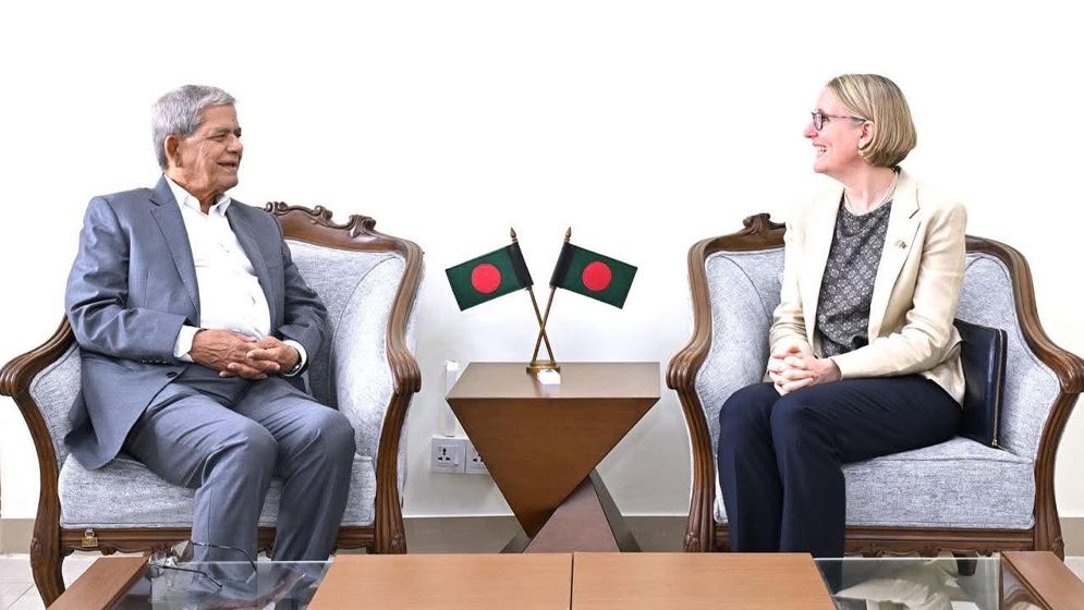 গণতন্ত্র শক্তিশালীকরণে সহযোগিতার আশ্বাস যুক্তরাজ্যের
