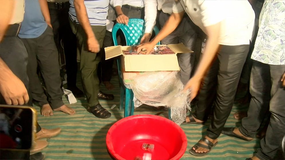 রংপুরে ১৬ হাজার পিস ট্যাপেন্টাডল ট্যাবলেটসহ গ্রেফতার ২