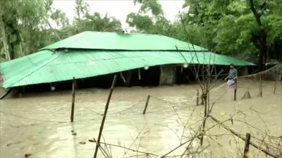 চট্টগ্রামের বাঁশখালীর পুরো এলাকা পানির নিচে, মানুষের দুর্ভোগ চরমে