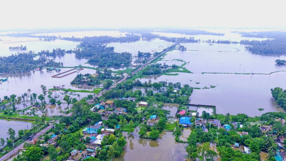 বন্যা ও পাহাড়ধসে মৃত্যু বেড়ে ৫০, ক্ষতিগ্রস্ত ৮০ হাজার বসতবাড়ি