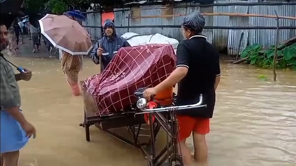 টানা বৃষ্টি ও পাহাড়ি ঢলে বিপর্যস্ত পার্বত্য জেলা ও কক্সবাজার