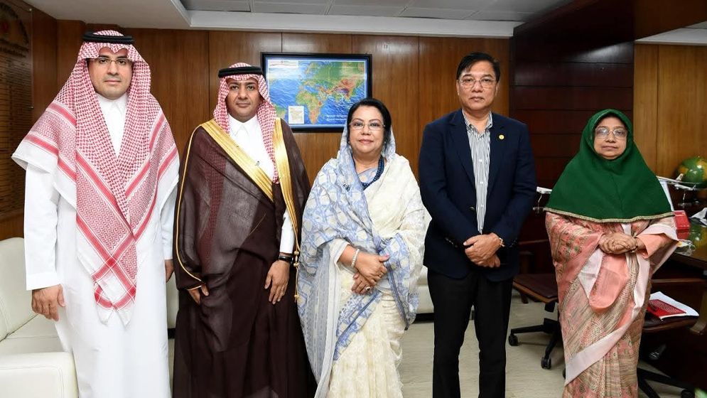 বিমান পরিবহন ও পর্যটনমন্ত্রীর সঙ্গে সৌদি রাষ্ট্রদূতের সৌজন্য সাক্ষাৎ