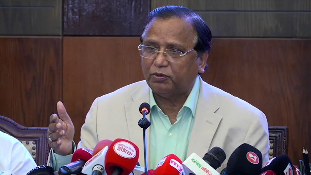 ঢাকার জলাবদ্ধতার প্রধান কারণ পলিথিন, ব্যবহার না কমলে সমাধান কঠিন