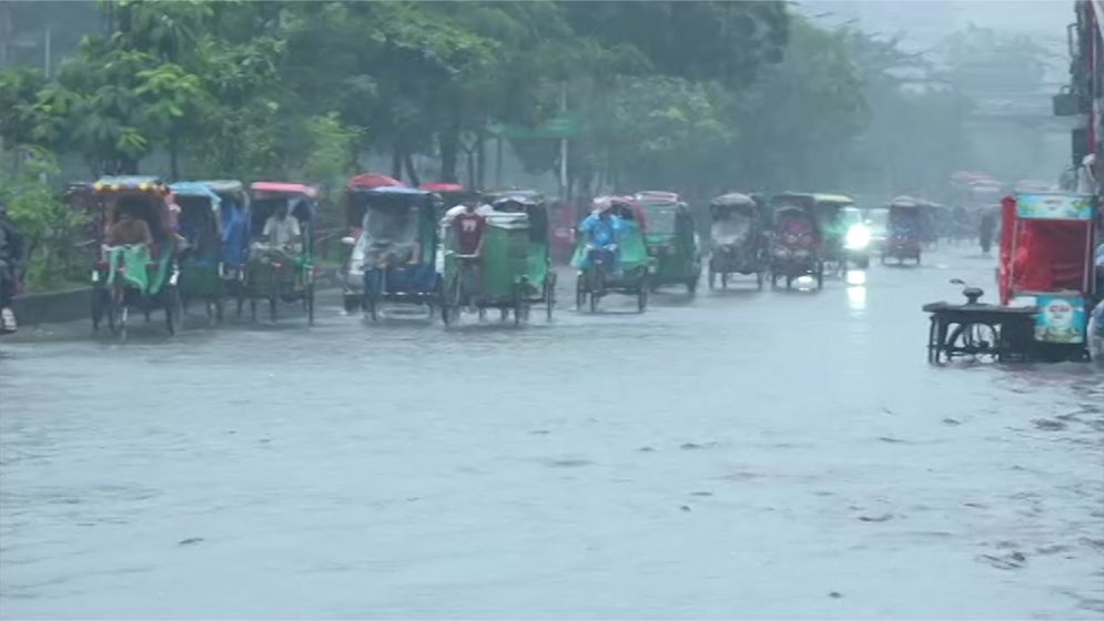 ২৪ ঘণ্টায় ঢাকাসহ ৫ বিভাগে অতিভারী বৃষ্টির পূর্বাভাস
