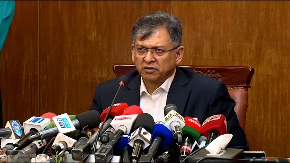 শেখ হাসিনাকে আইনি প্রক্রিয়ায় দেশে ফিরিয়ে আনতে চায় সরকার: স্বরাষ্ট্রমন্ত্রী