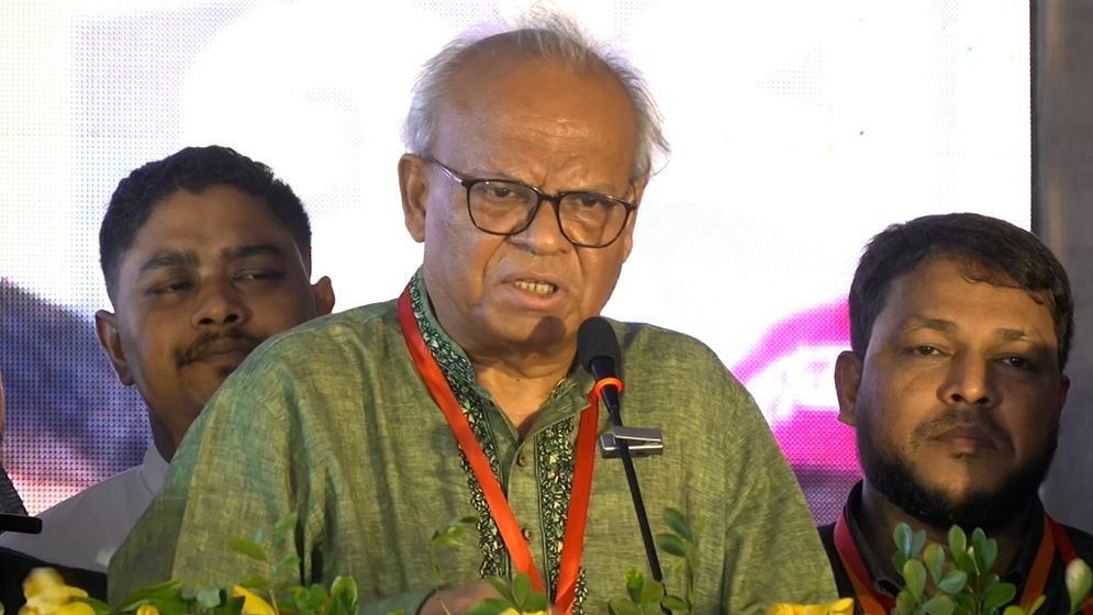 রোগীরা চিকিৎসার জন্য যেন দেশের বাইরে না যায়, সে ব্যবস্থা করতে হবে: রিজভী