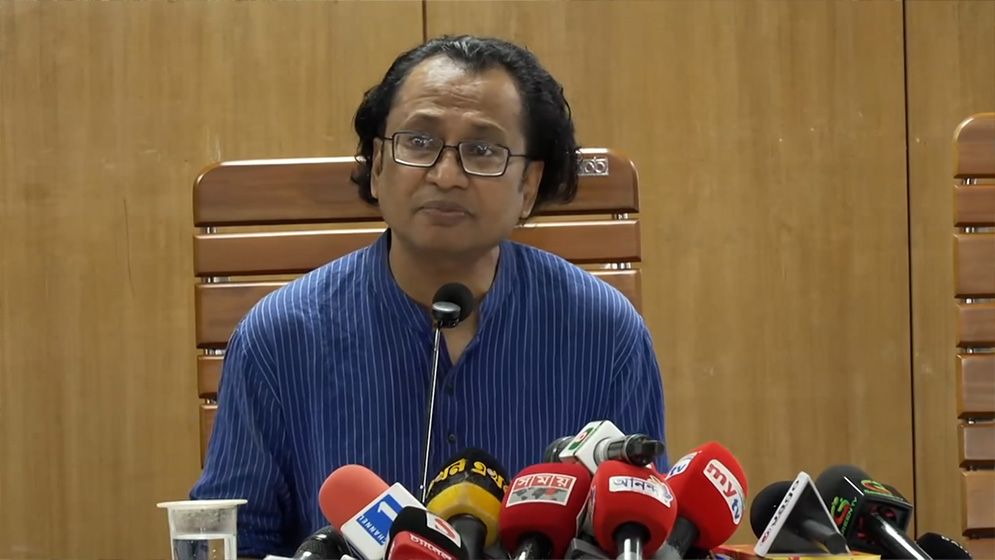 অপতথ্য ও সাইবার বুলিং সহ্য করবে না সরকার: তথ্য উপদেষ্টা