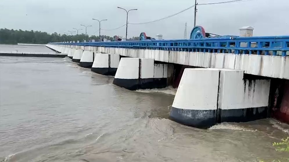 পাহাড়ি ঢল ও বৃষ্টিপাতে বিপৎসীমার কাছাকাছি তিস্তার পানি