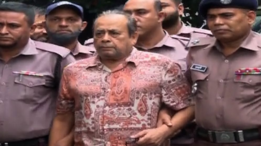 ট্রাইব্যুনালে হাজির মানবতাবিরোধী অপরাধে অভিযুক্ত মোজাফফর