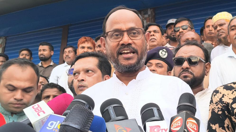 আগের সরকারের দুর্নীতির তদন্ত করে পরিকল্পিত বেড়িবাঁধ নির্মাণ করা হবে: প্রতিমন্ত্রী টুকু
