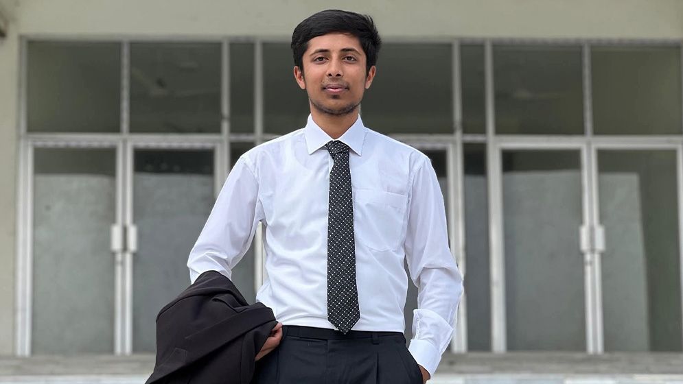 বিদ্যুৎস্পৃষ্ট হয়ে মেসের ছাদ থেকে পড়ে মাভাবিপ্রবি শিক্ষার্থীর মৃত্যু