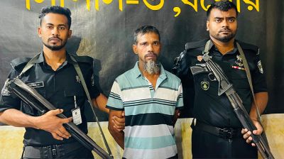 যশোরে অভিযানে বিদেশি পিস্তলসহ অস্ত্র ব্যবসায়ী আটক