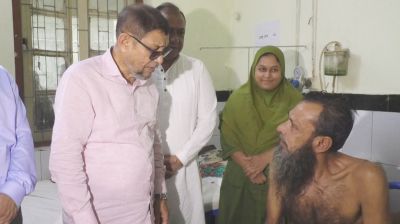 সাতক্ষীরায় হাসপাতাল আকস্মিক পরিদর্শনে স্বাস্থ্যমন্ত্রী, দুই চিকিৎসক বরখাস্ত