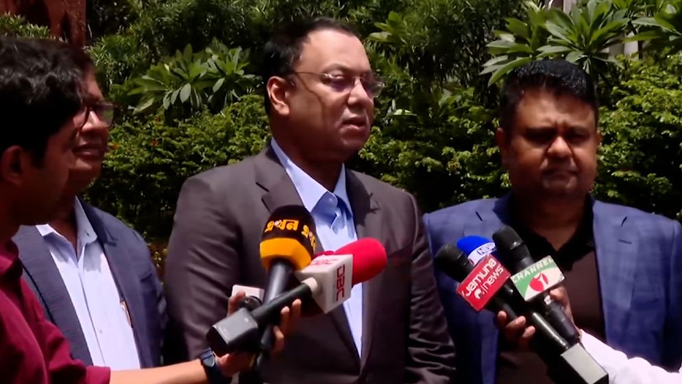সময়োপযোগী সিদ্ধান্ত না নেওয়ায় শিল্পখাতে গ্যাস সংকট, সমাধানের আশ্বাস প্রধানমন্ত্রীর